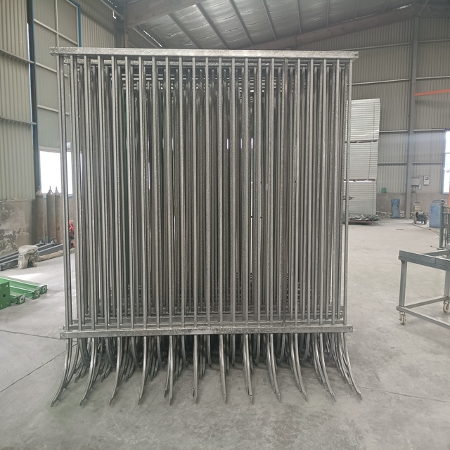 hot dipped galvanized fence