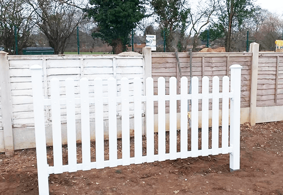 vinyl-fence-for-football-field