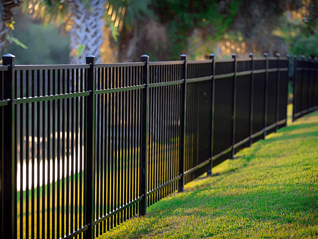 Garrison Fence vs. Garden Fence: Which One is Right for You?