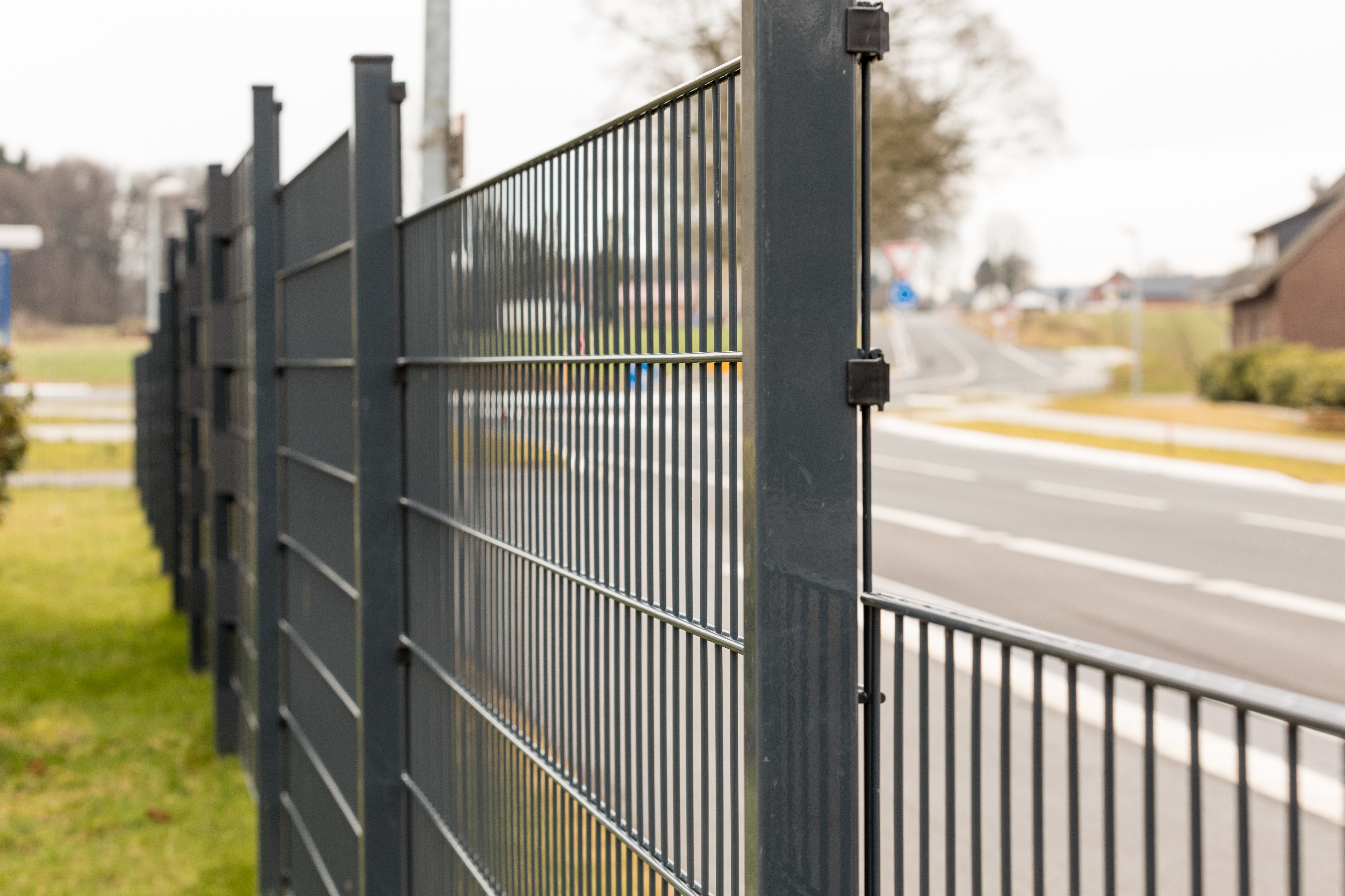 Germany Market Double Bar High Strength Quality Wire Mesh Fence 