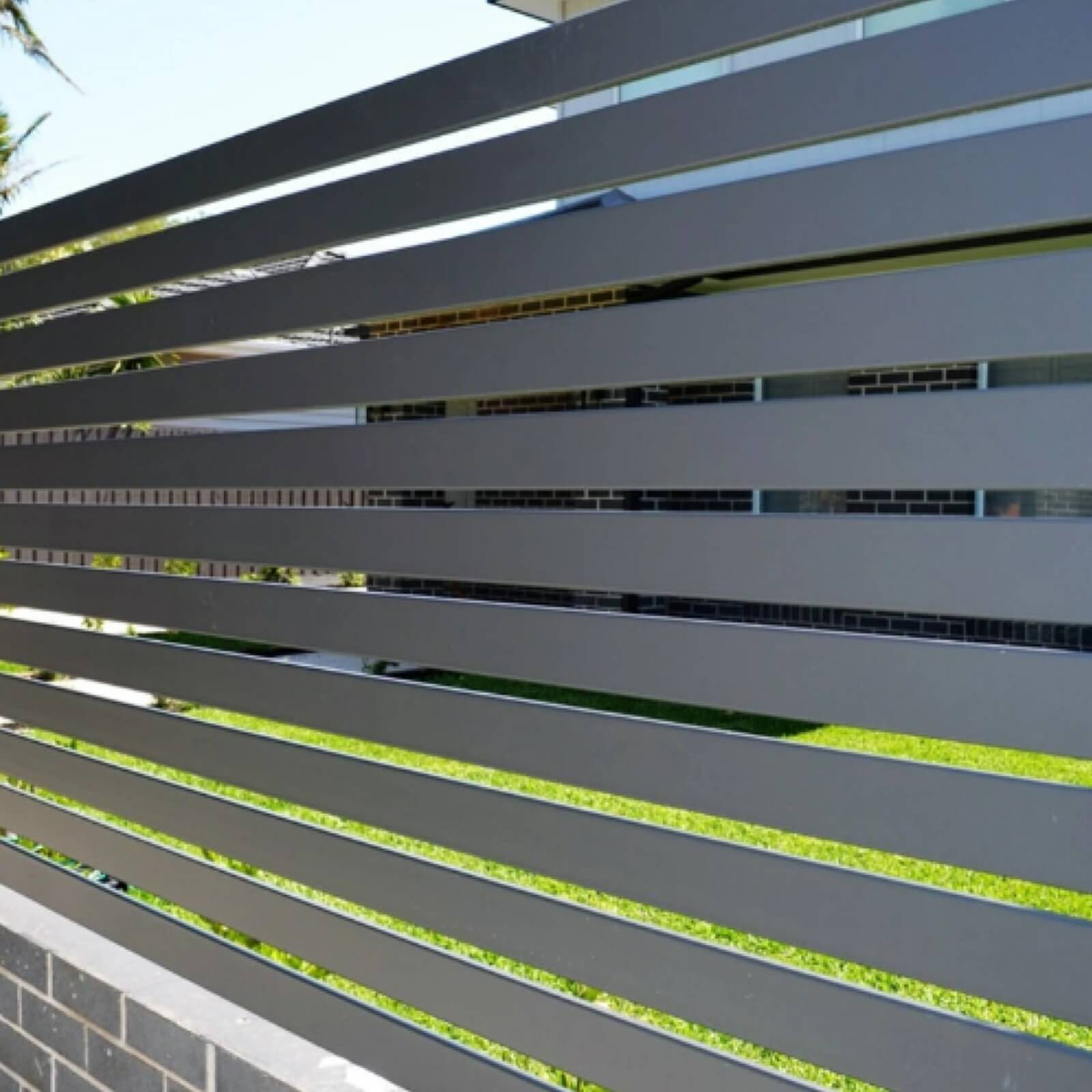 Choosing the Right Aluminum Privacy Fence: Factors to Consider